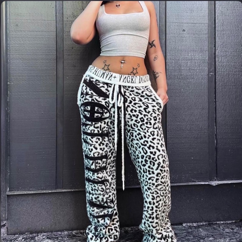Sweatpants - Picture 2 of 4